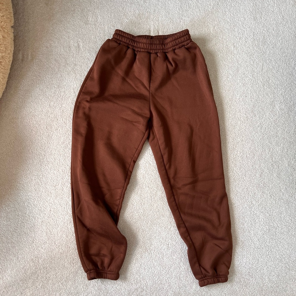 Brown fleece sweatpants